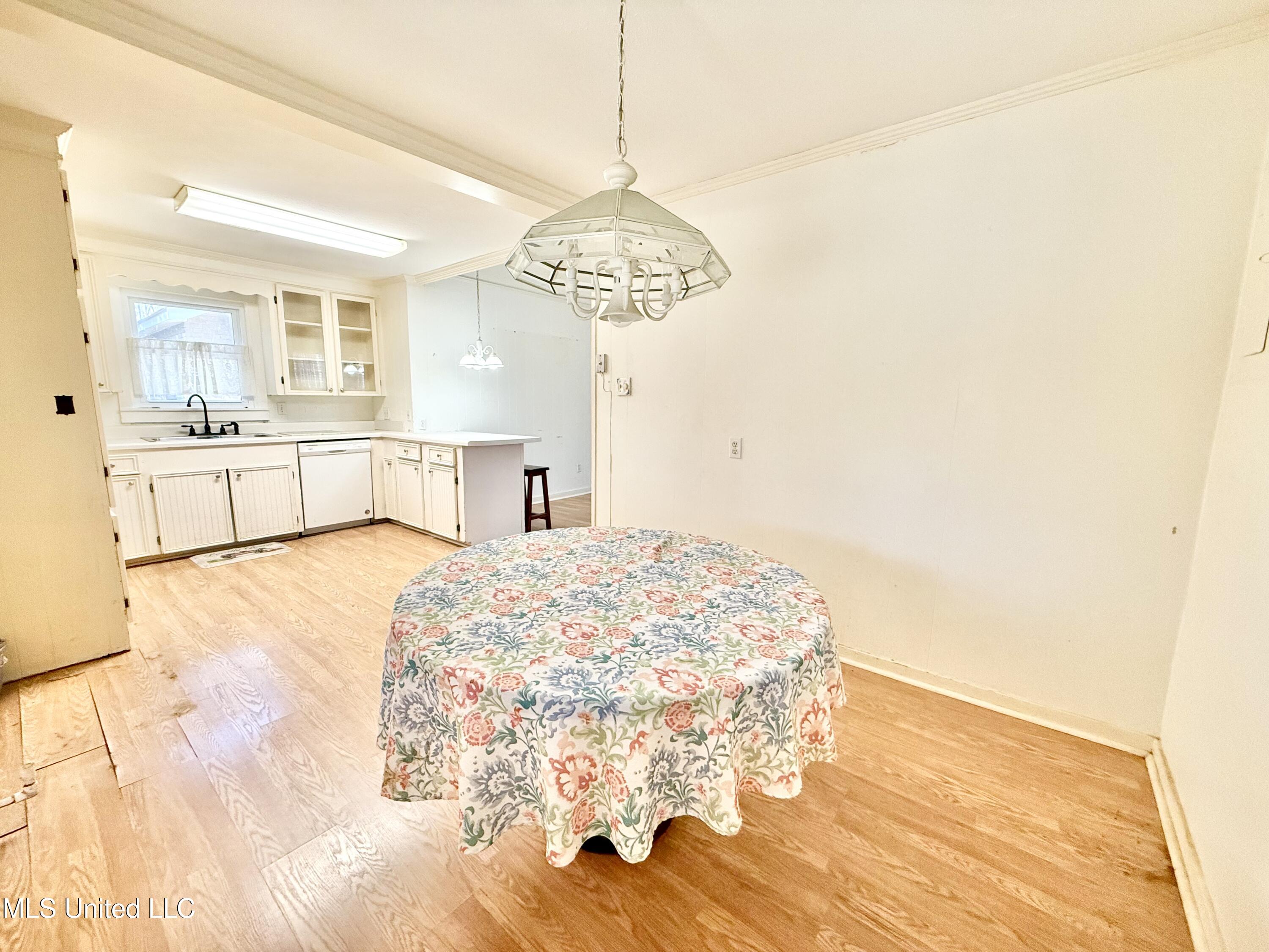 108 Lamar Street Crystal Springs, MS 39059 - Photo 13 of 36 IMG_9345