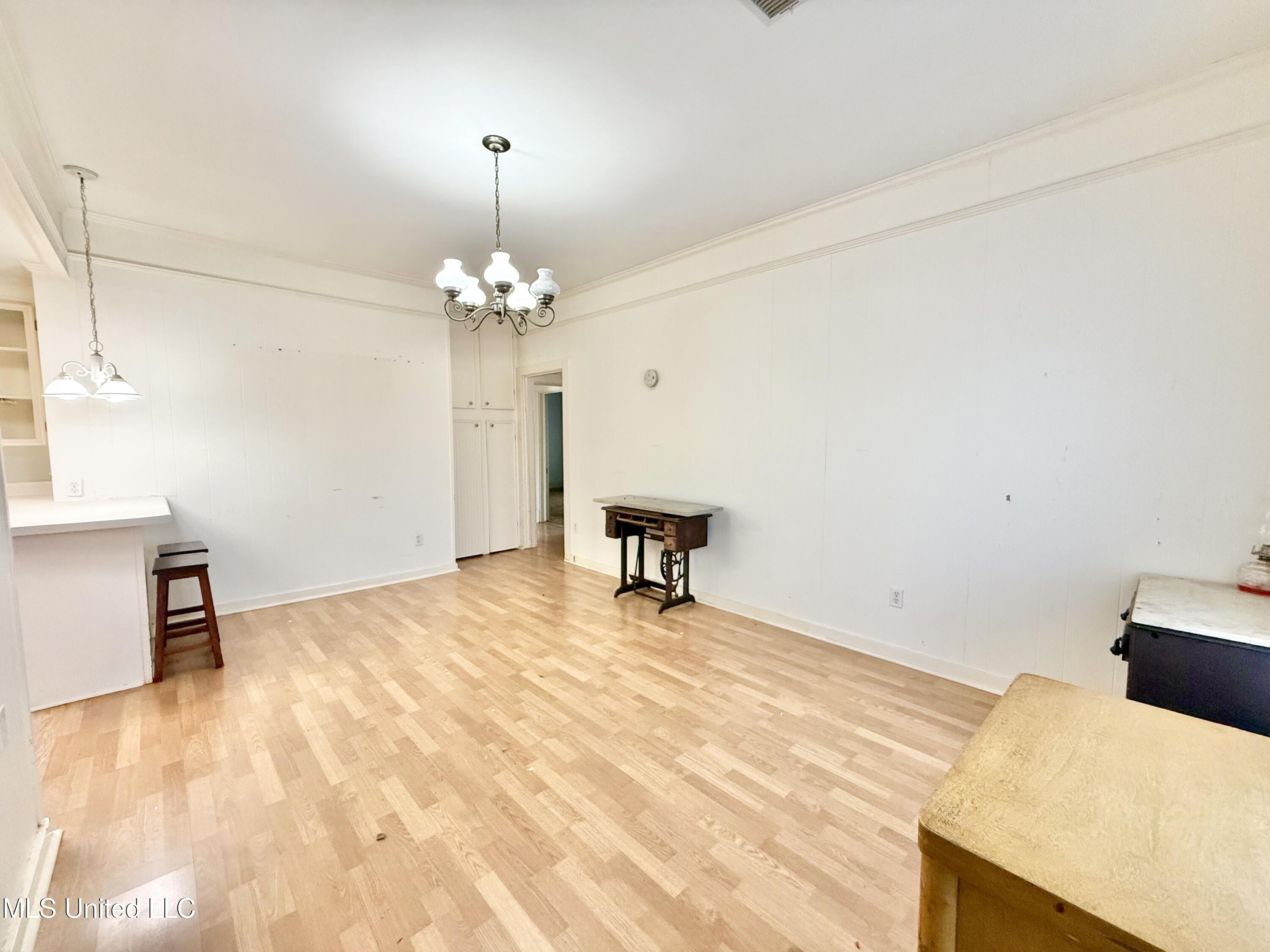 108 Lamar Street Crystal Springs, MS 39059 - Photo 9 of 36 IMG_9682