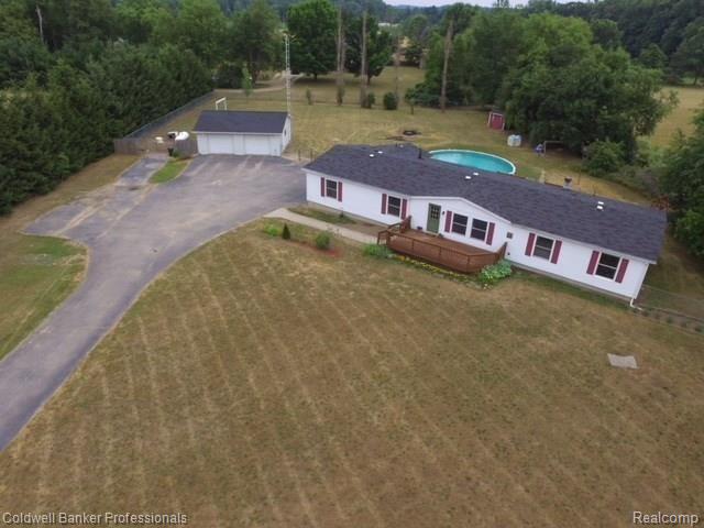 5645 5 Lakes Road North Branch, MI 48461 - Photo 3 of 38 IMG_2358.JPG