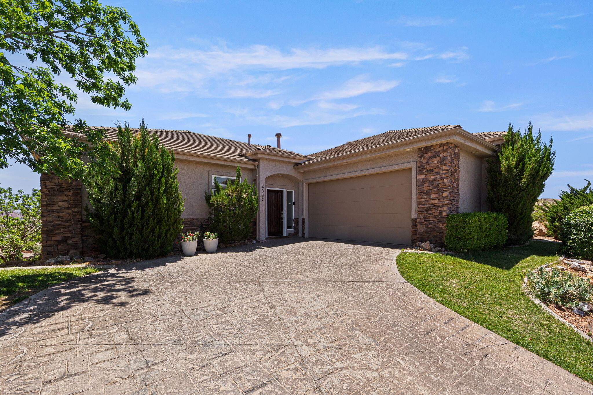 2367 South Augusta Drive St. George, UT 84790 - Photo 2 of 47 12-web-or-mls-2367 S Augusta Dr-37