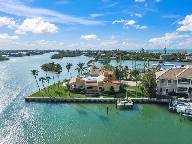 $3,379,000 | 929 Casey Cove Drive, Nokomis, FL 34275