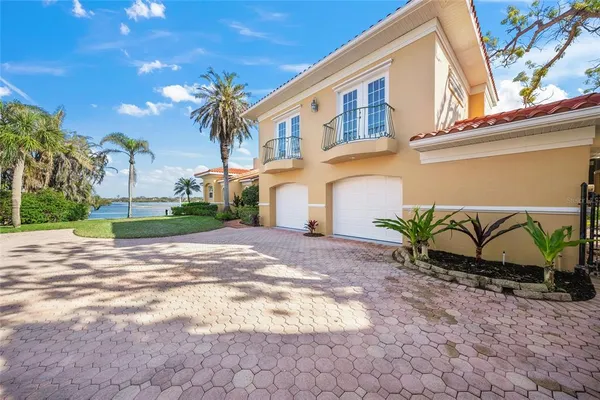 $3,379,000 | 929 Casey Cove Drive, Nokomis, FL 34275