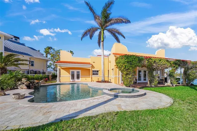 $3,379,000 | 929 Casey Cove Drive, Nokomis, FL 34275
