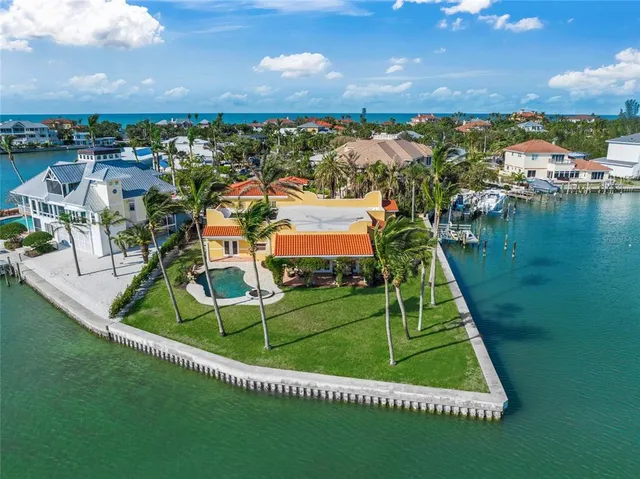 $3,379,000 | 929 Casey Cove Drive, Nokomis, FL 34275