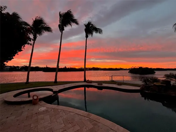 $3,379,000 | 929 Casey Cove Drive, Nokomis, FL 34275