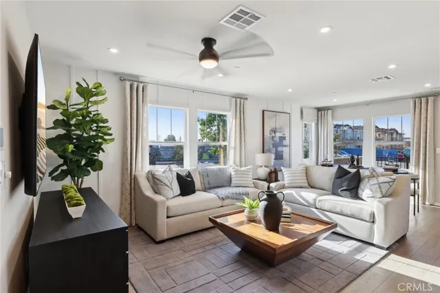 $582,990 | 15513 April Dawn Way, Unit 5, Fontana, CA 92336