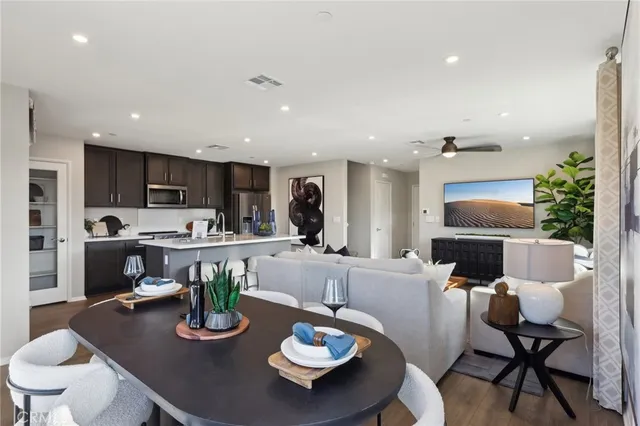 $582,990 | 15513 April Dawn Way, Unit 5, Fontana, CA 92336