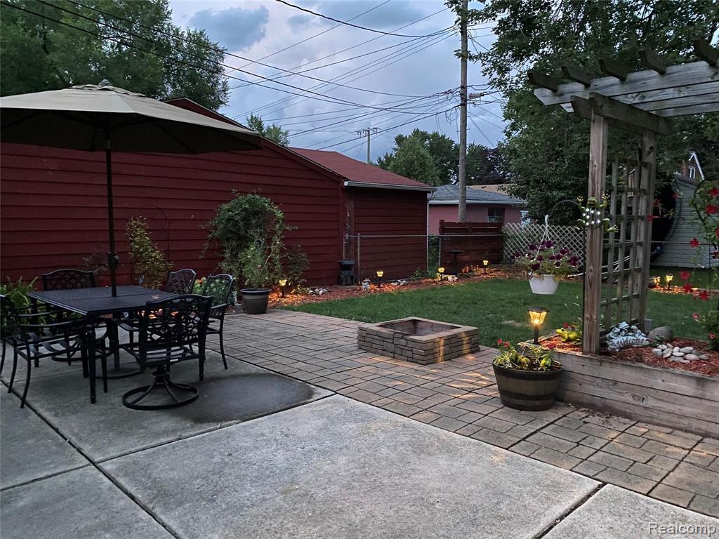 8025 Pelham Road Allen Park, MI 48101 - Photo 29 of 34