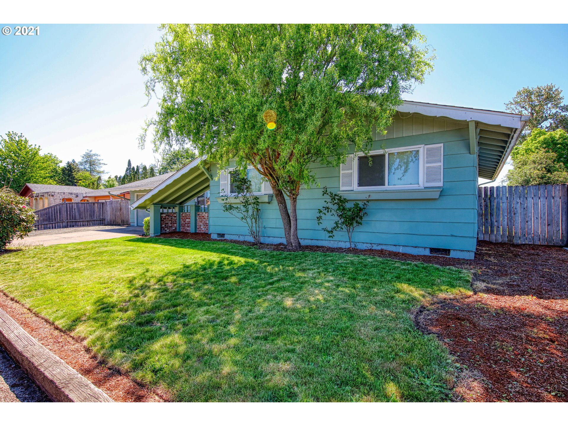 5327 B Street Springfield, OR 97478 - Photo 2 of 30