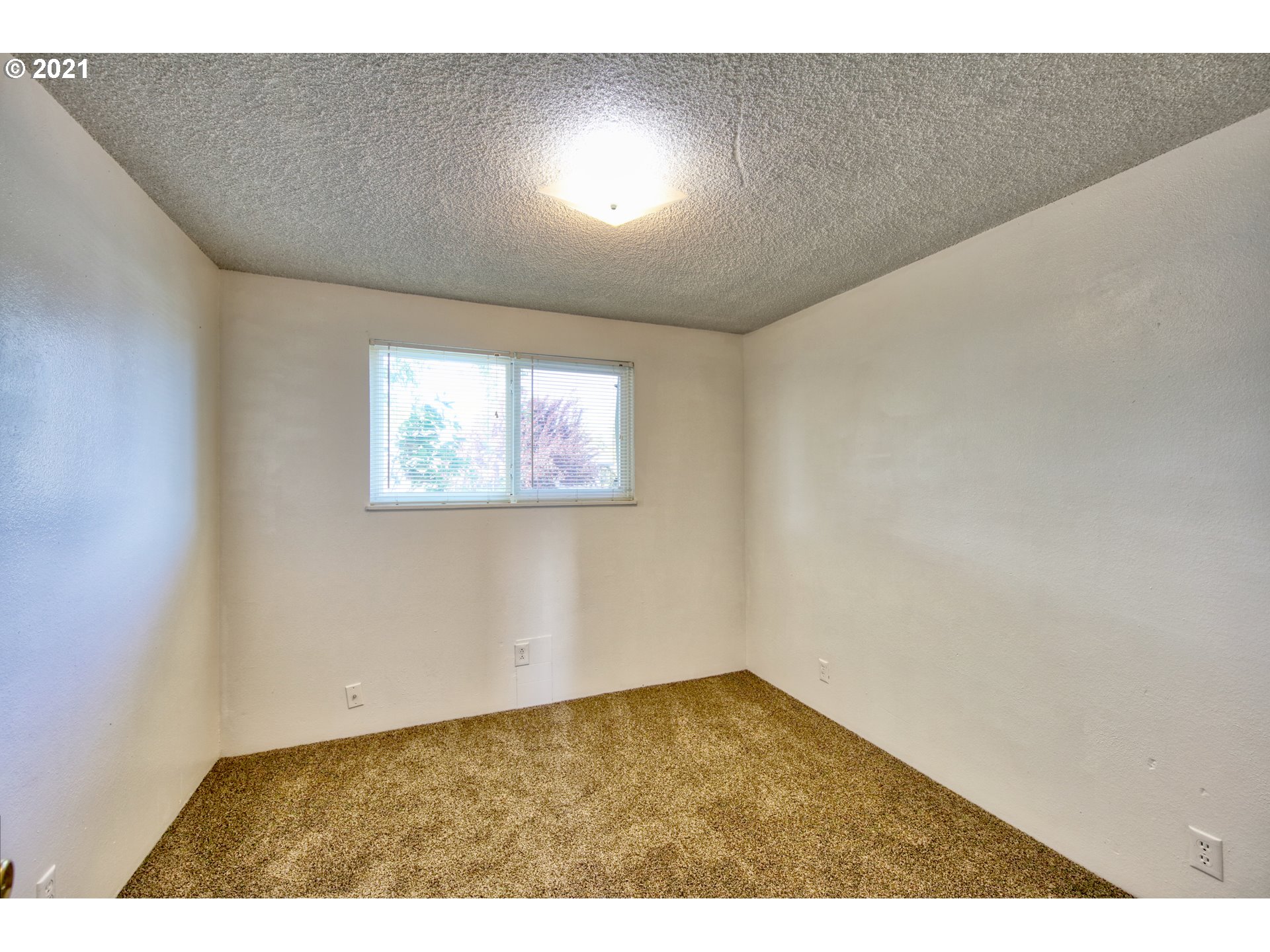 5327 B Street Springfield, OR 97478 - Photo 13 of 30