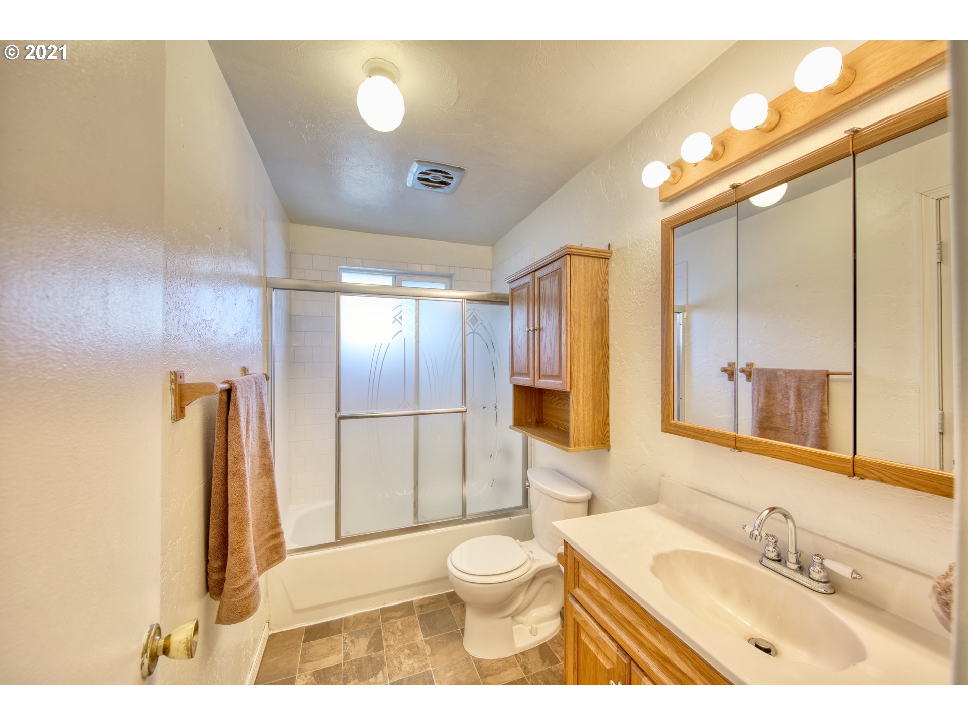 5327 B Street Springfield, OR 97478 - Photo 17 of 30