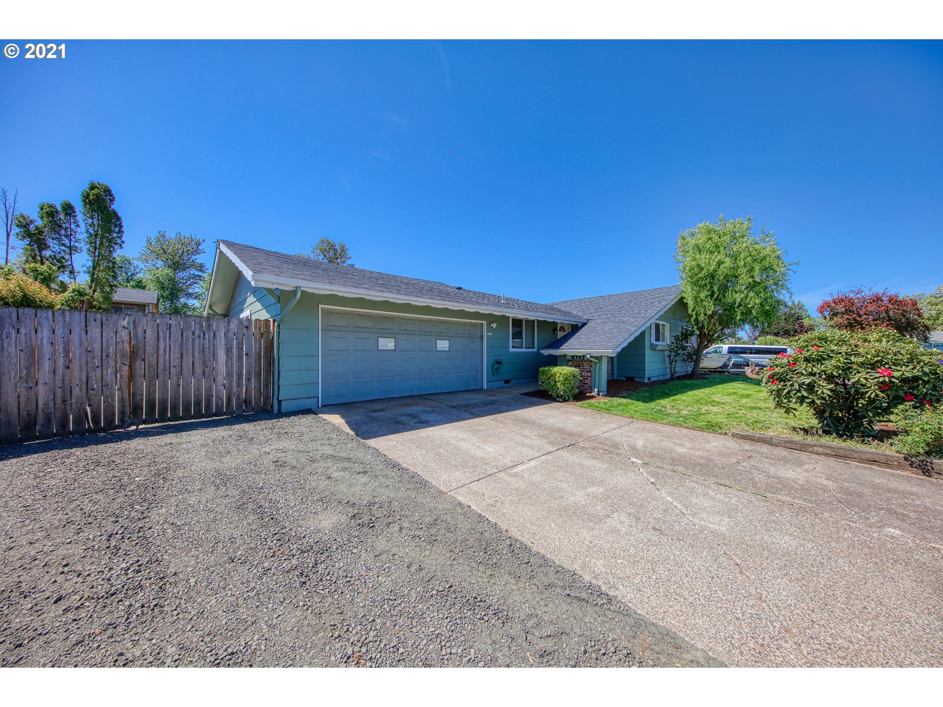 5327 B Street Springfield, OR 97478 - Photo 3 of 30