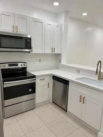 $2,000 | 1651 Southeast 28th Court, Unit 105, Homestead, FL 33035