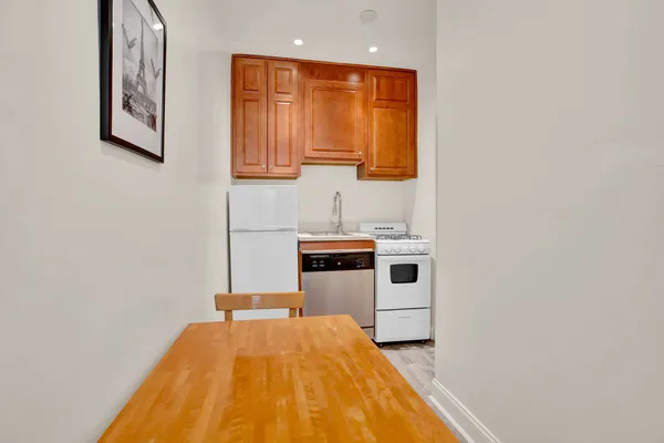 $1,550 | 1100 North LaSalle Drive, Unit 511, Chicago, IL 60610