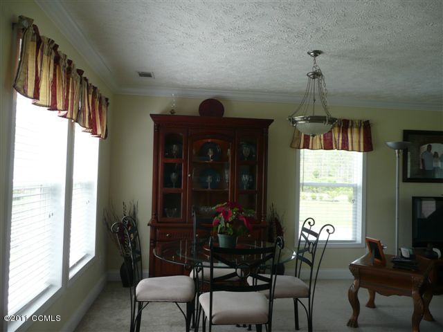 579 Crow Hill Road Beaufort, NC 28516 - Photo 3 of 8 Dining Area