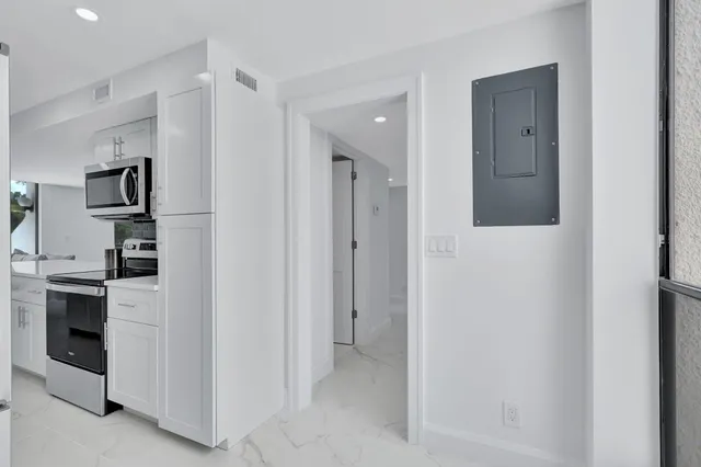 $309,000 | 2804 Bridgewood Drive, Boca Raton, FL 33434