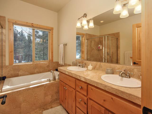 11799 Kitzbuhel Road Truckee, CA 96161 - Photo 8 of 9 Gallery Image 8