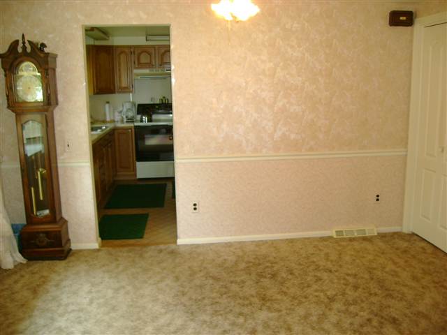 8570 Lakeshore Road Fort Gratiot, MI 48059 - Photo 10 of 12 31020637-9.JPG