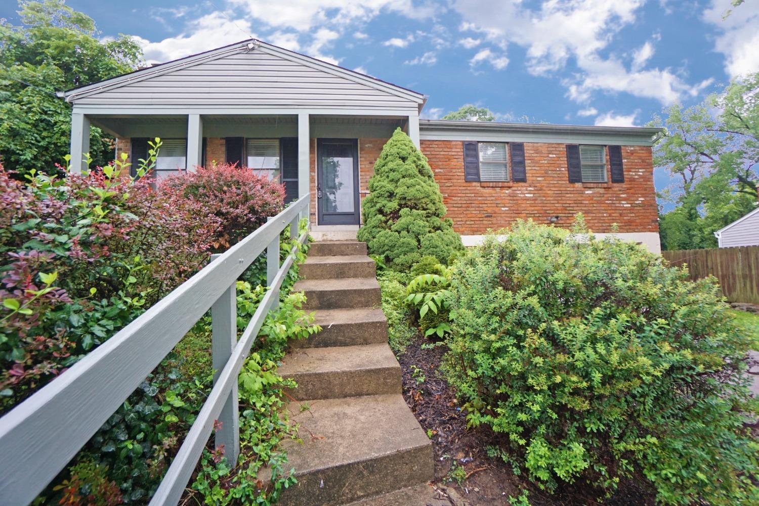 1535 Oldbridge Road Cincinnati, OH 45230 - Photo 2 of 27 Gallery Image 2
