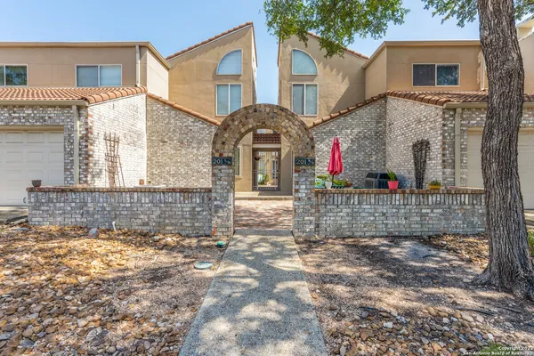 $2,250 | 201 West Craig Place, Unit N, San Antonio, TX 78212
