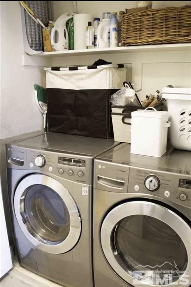 200 West 2nd Street, Unit 1502 Reno, NV 89501 - Photo 20 of 29 a utility room with dryer and washer
