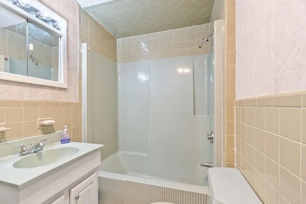 $625,000 | 69 Byam Road, Chelmsford, MA 01824