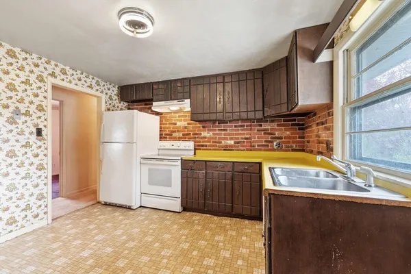 $625,000 | 69 Byam Road, Chelmsford, MA 01824