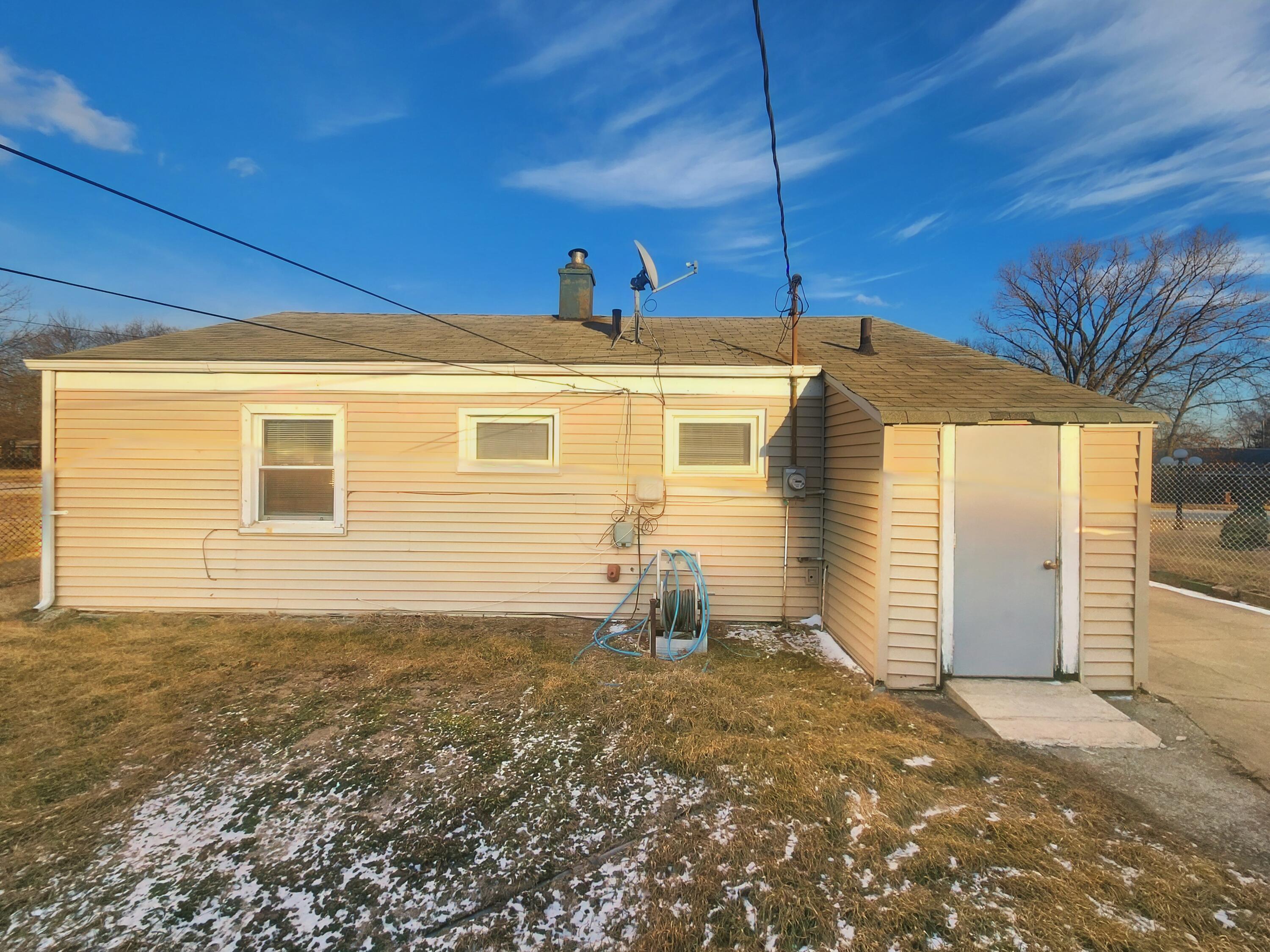 2152 Marshall Place Gary, IN 46404 - Photo 11 of 13 3000x2250