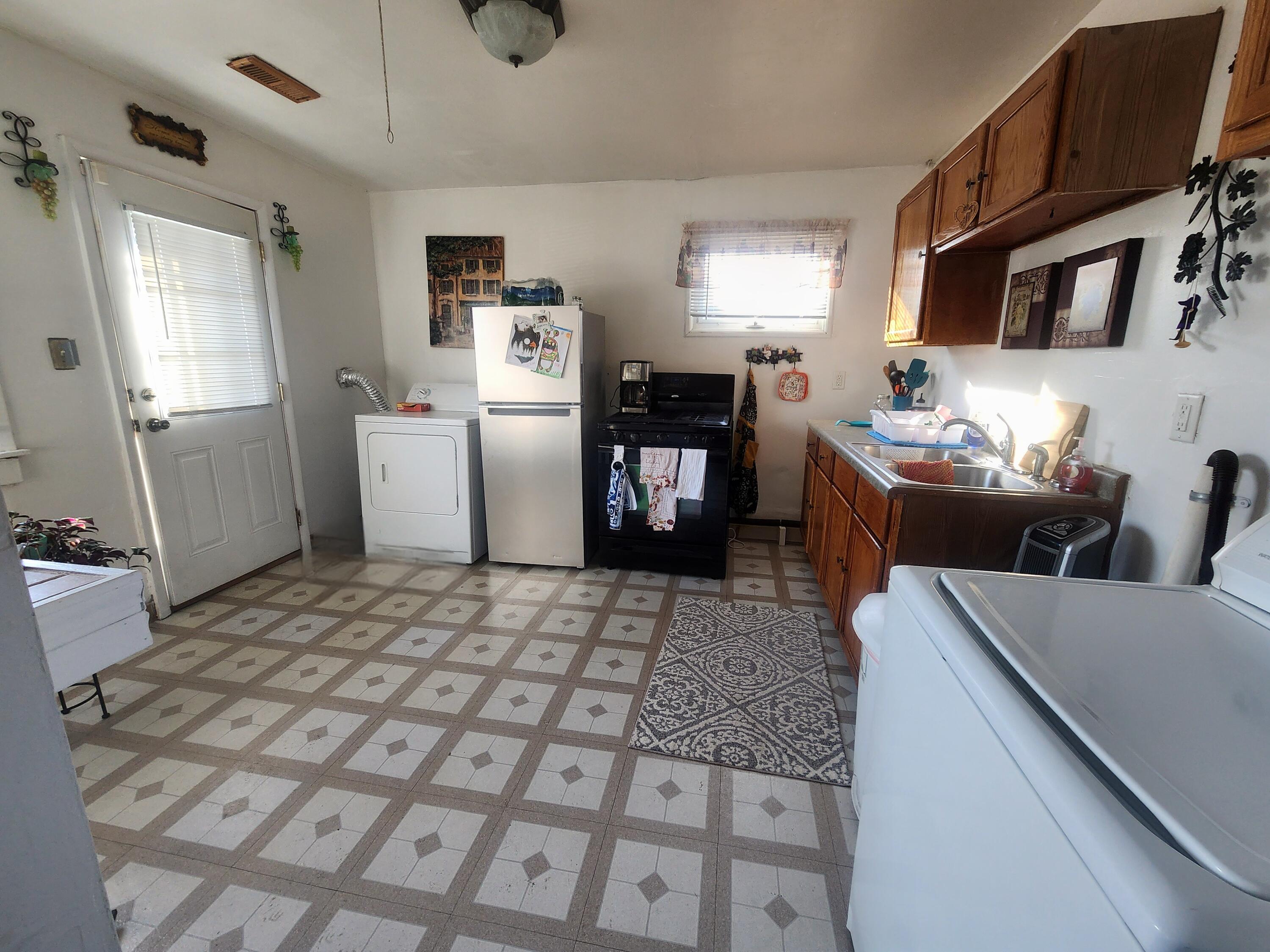 2152 Marshall Place Gary, IN 46404 - Photo 5 of 13 3000x2250