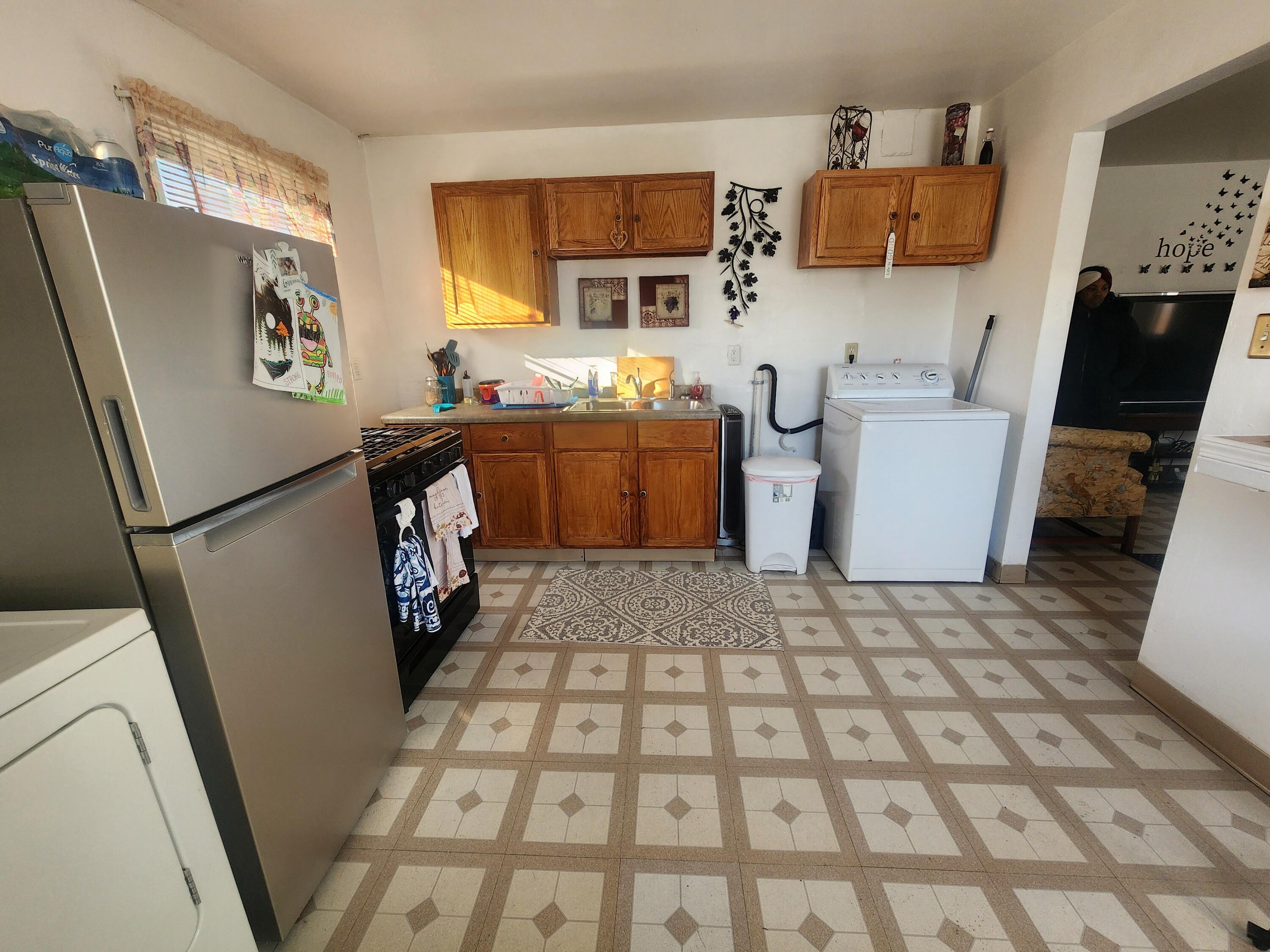 2152 Marshall Place Gary, IN 46404 - Photo 6 of 13 3000x2250