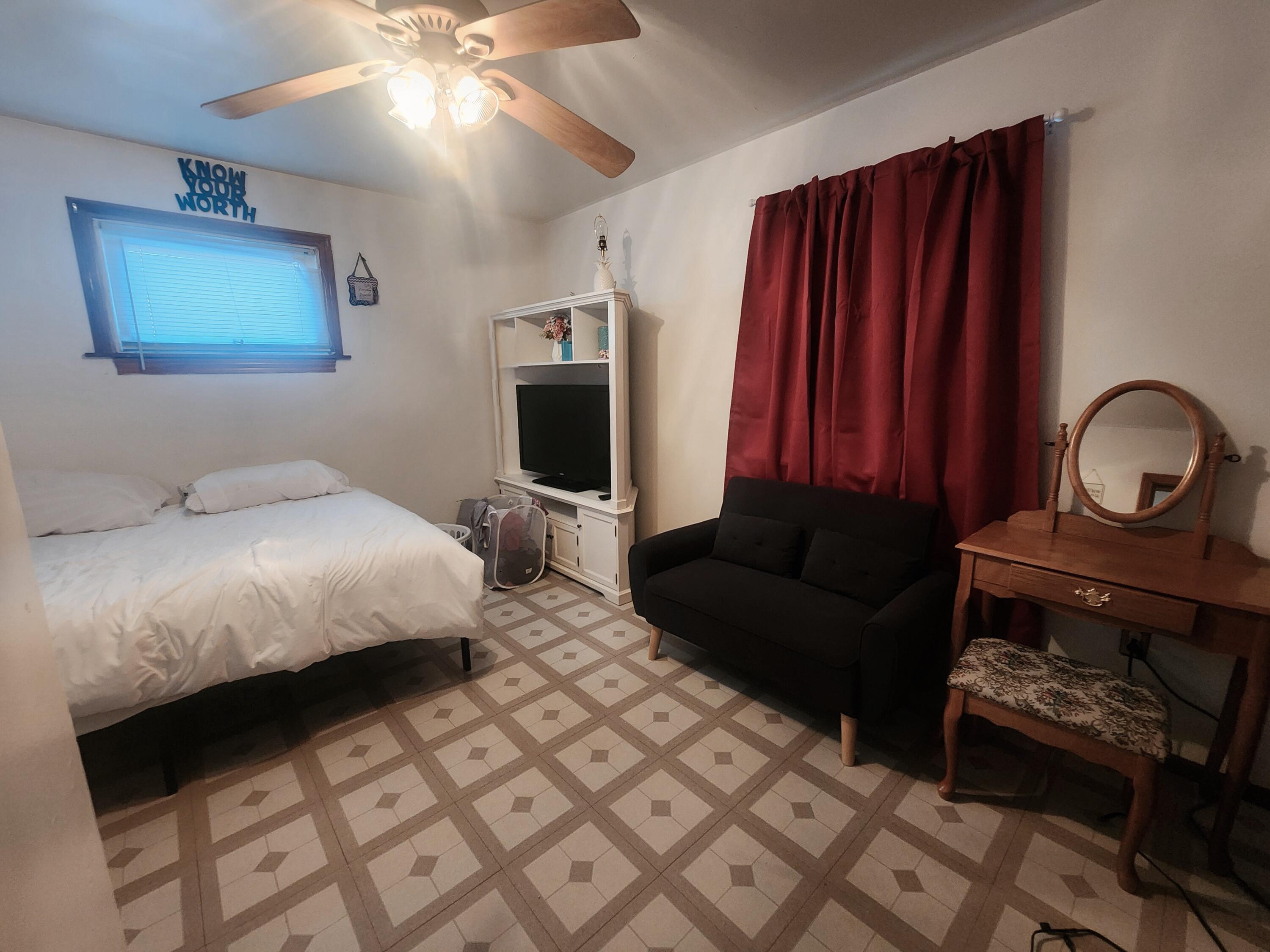 2152 Marshall Place Gary, IN 46404 - Photo 7 of 13 3000x2250