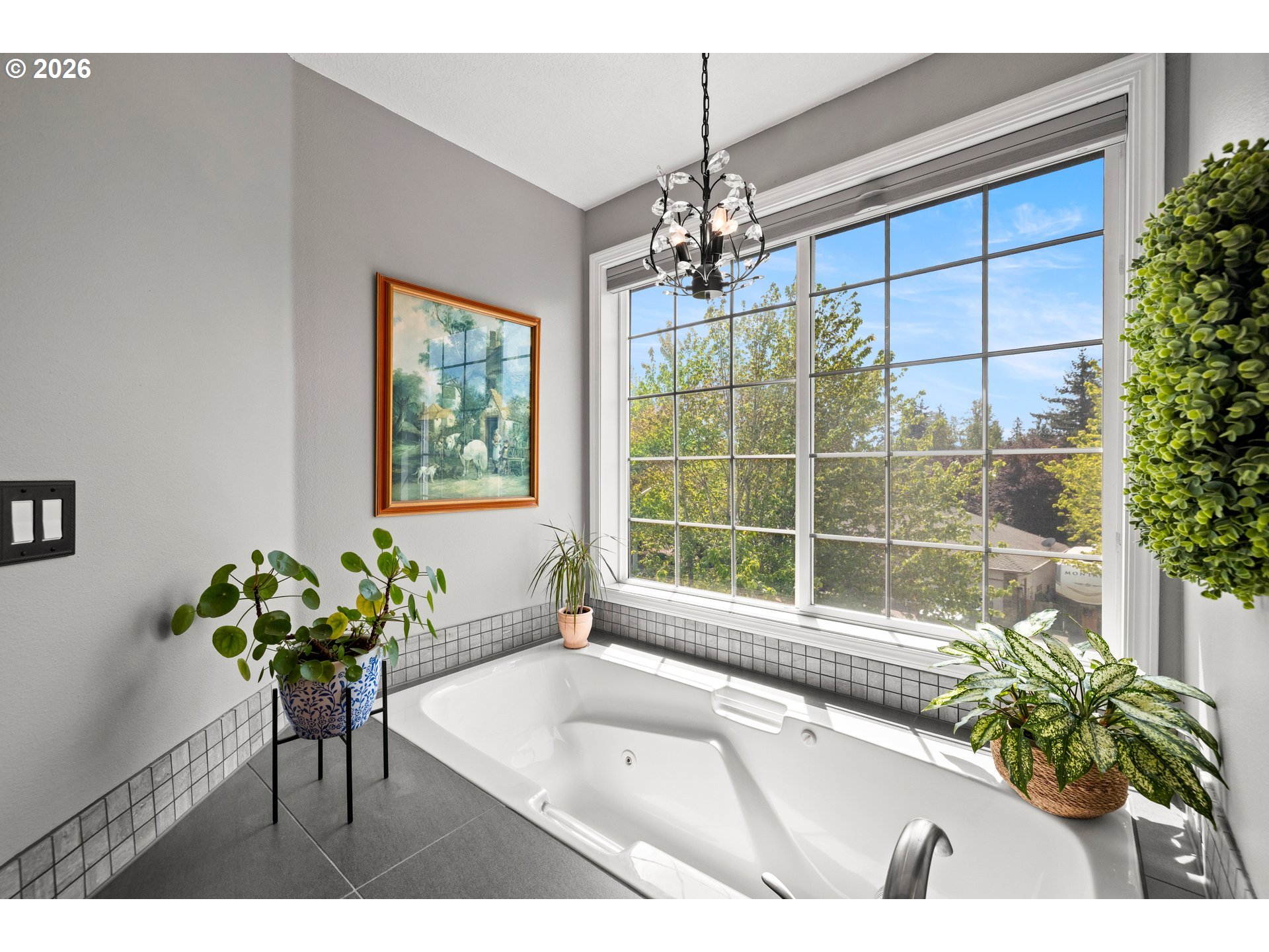4549 Southeast 10th Terrace Gresham, OR 97080 - Photo 22 of 44 a bath room with a sink and a bathtub