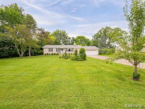 52010 11 Mile Road South Lyon, MI 48178 - Photo 46 of 50