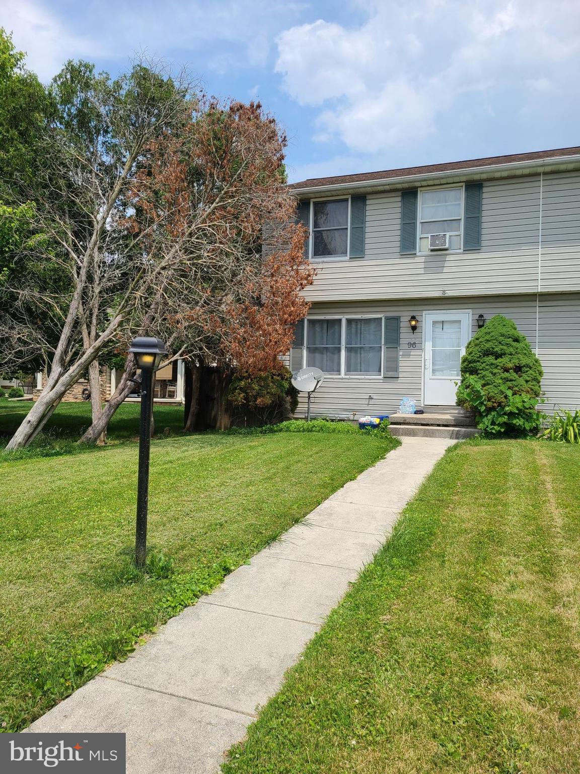 2 BR end unit TH in the Southwest School District