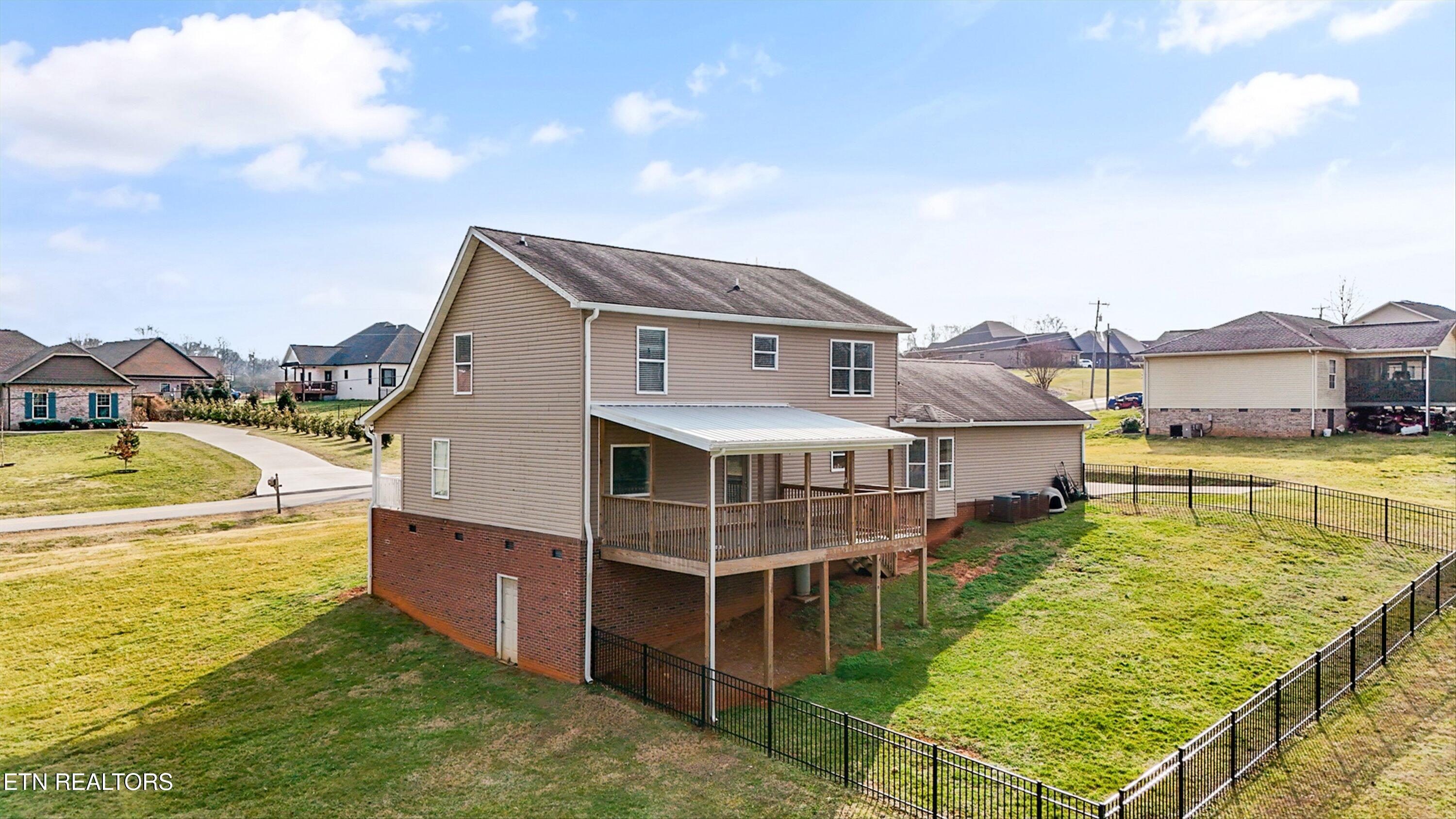 535 Doc Norton Road Walland, TN 37886 - Photo 4 of 44 33-535 Doc Norton Rd34