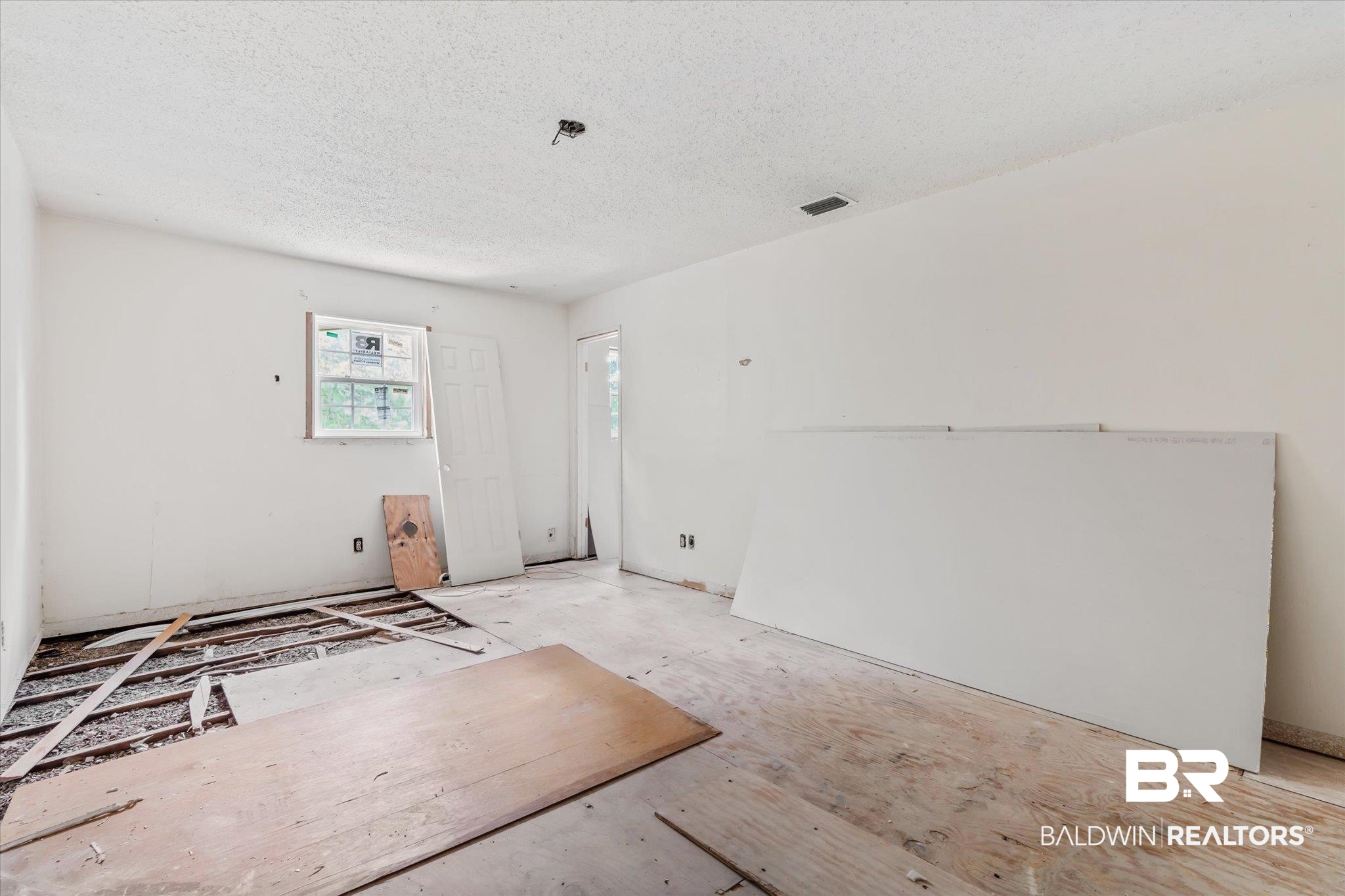 2008 Jones Avenue Mobile, AL 36617 - Photo 16 of 20