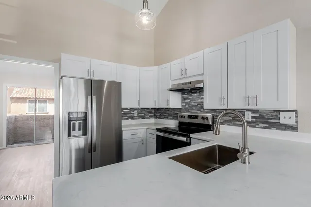 $1,350 | 4601 North 102nd Avenue, Unit 2202, Phoenix, AZ 85037