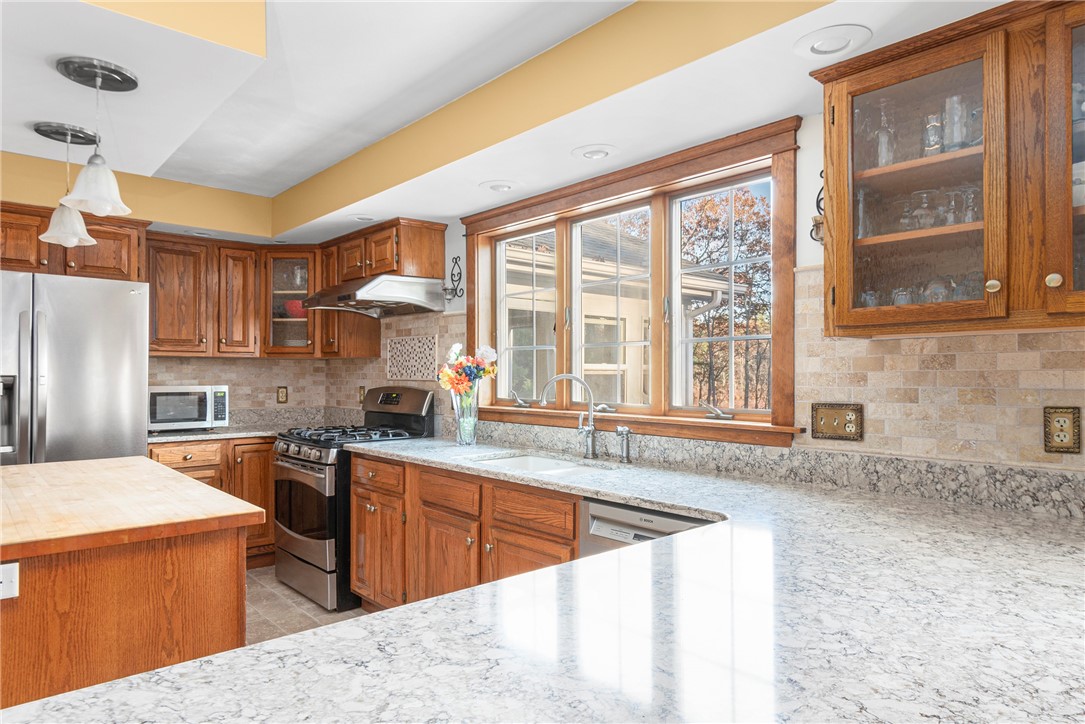 2781 Harkney Hill Road Coventry, RI 02816 - Photo 17 of 49