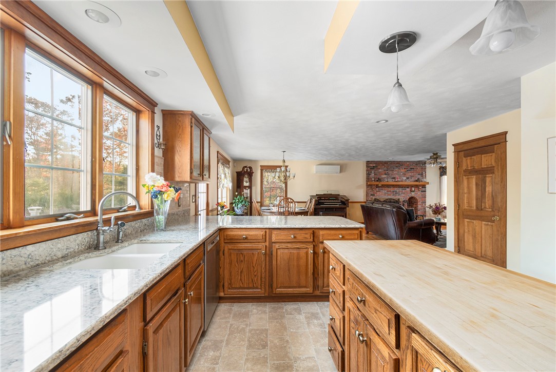 2781 Harkney Hill Road Coventry, RI 02816 - Photo 18 of 49