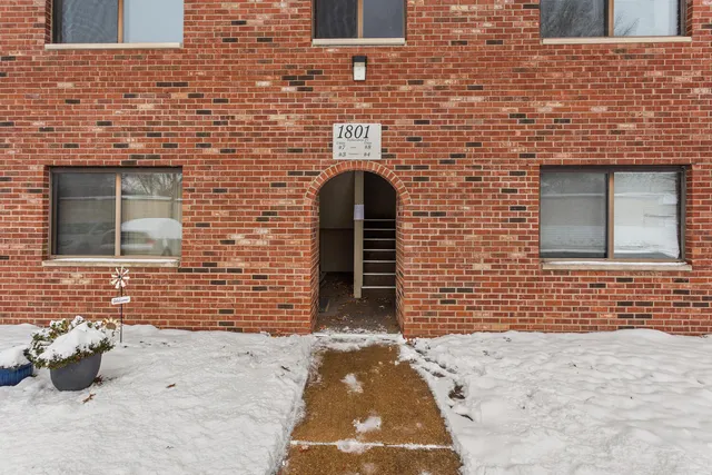 $115,000 | 1801 Richardson Drive, Unit 7, Urbana, IL 61802