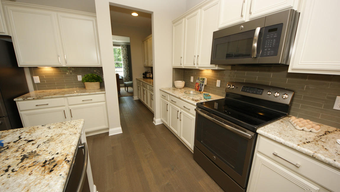 304 Knawl Road Moncks Corner, SC 29461 - Photo 13 of 40 Harbor-Oak-C-3129_Overlook_Kitchen5