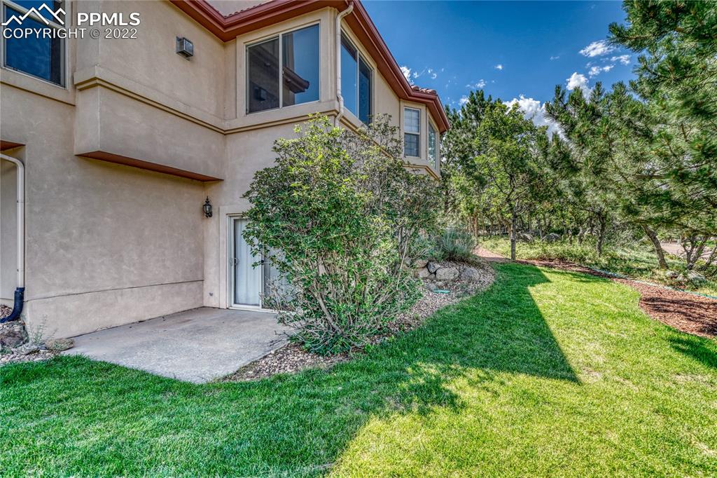 6205 Colfax Terrace Colorado Springs, CO 80906 - Photo 40 of 43 a view of a back yard of the house