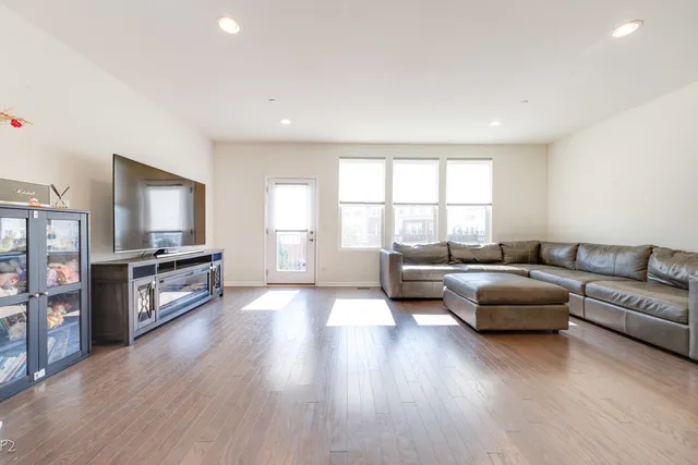 $534,000 | 3573 Mulligan Drive, Woodridge, IL 60517