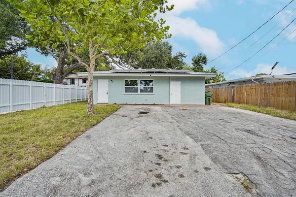 $299,900 | 1423 18th Street West, Bradenton, FL 34205
