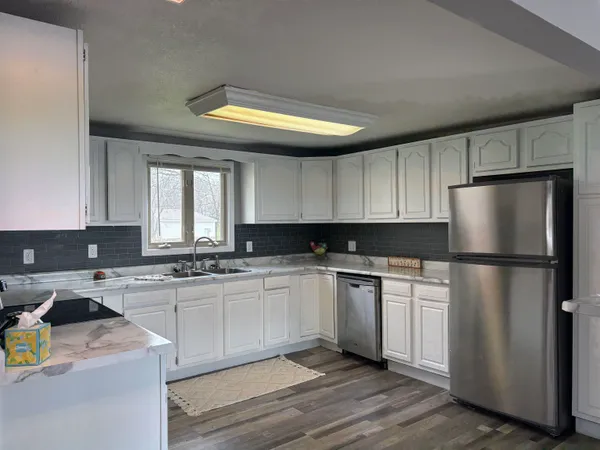 $474,000 | 195 Lane 272 Angola In 46703, Angola, IN 46703