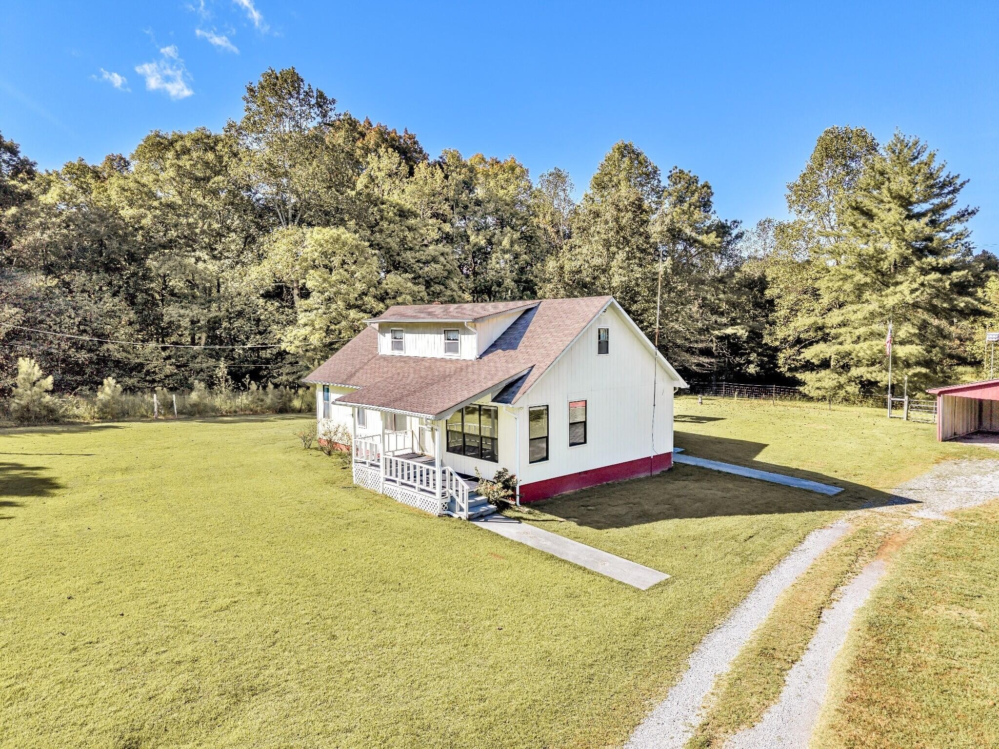 395 Sipes Road Southwest Cleveland, TN 37311 - Photo 2 of 34 Gallery Image 2