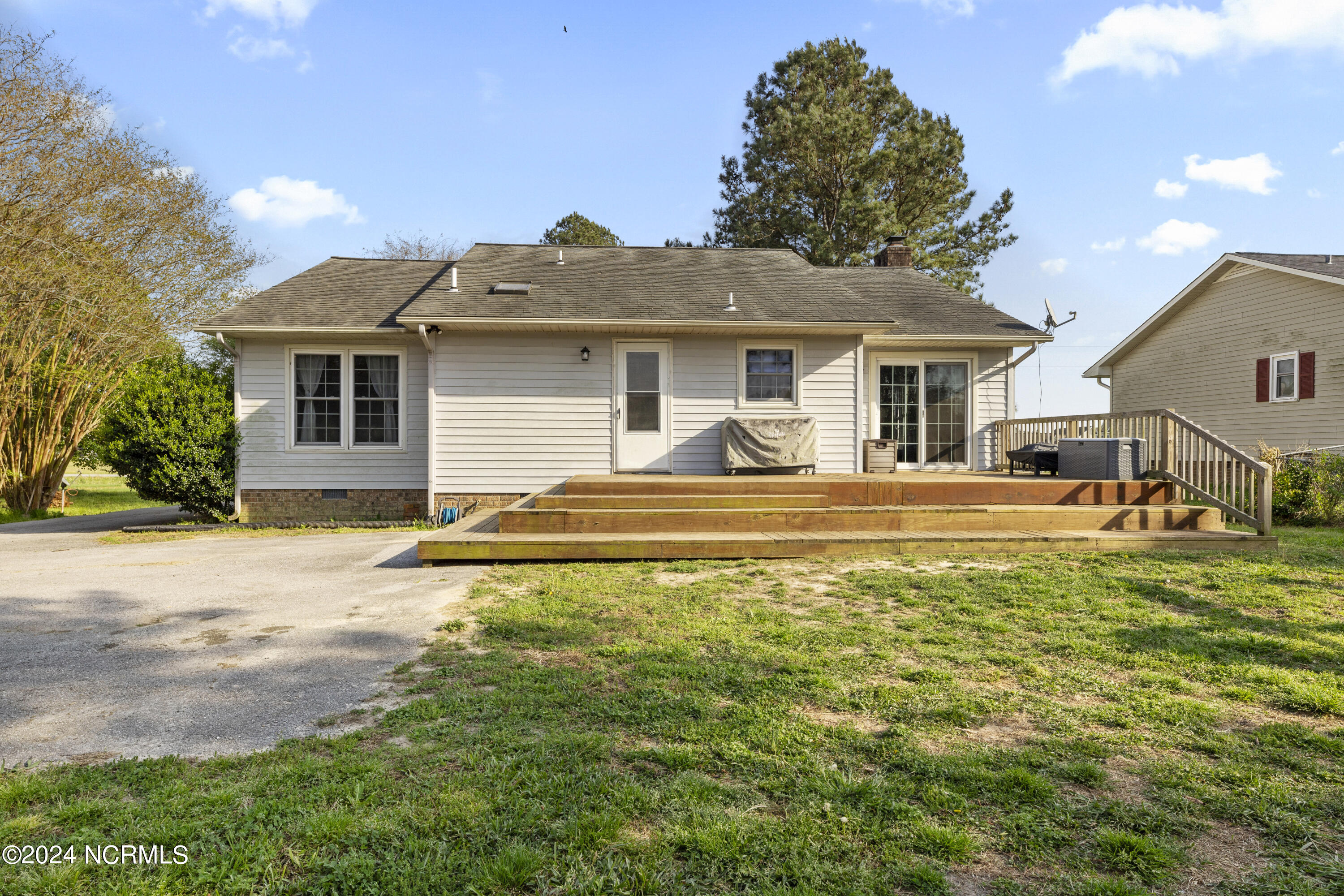 201 Comfort Road Richlands, NC 28574 - Photo 5 of 22 022