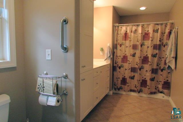 5481 Fawntrail Road Duluth, MN 55811 - Photo 16 of 22 Master Bathroom