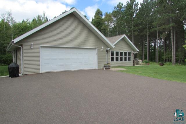 5481 Fawntrail Road Duluth, MN 55811 - Photo 2 of 22 Attached Garage