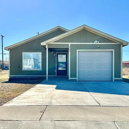 $1,200 | 1304 East 15th Street, Lubbock, TX 79403